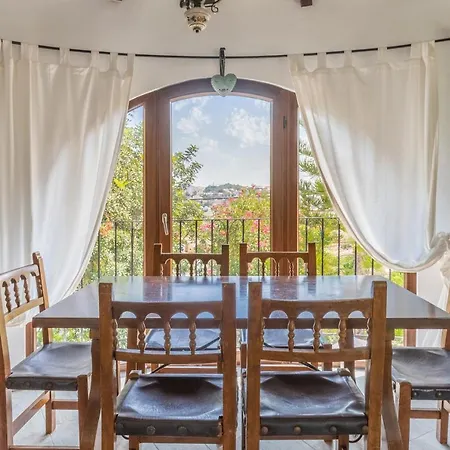 Sunny Villa